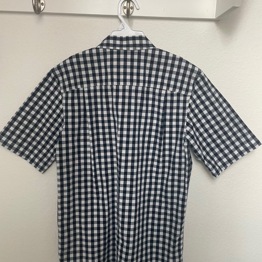 2 Men's Button-Up 95% cotton Shirts with Short Sleeves size Small - Picture 11 of 13